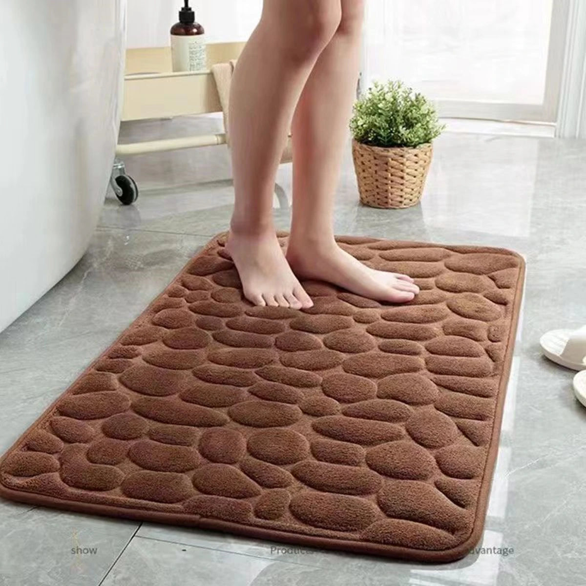 Rutschfeste 3D-Badematte mit hoher Saugfähigkeit – schnell trocknender, waschbarer Badteppich mit Steinrelief für Bad, Tür und Boden.
