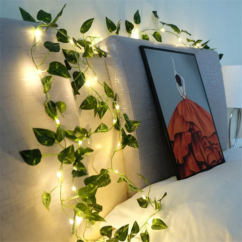 Blumen- und Blätter-Lichterkette mit künstlicher Ranke, batteriebetrieben – dekorative LED-Lichter für Weihnachten, Hochzeit und Wohnräume