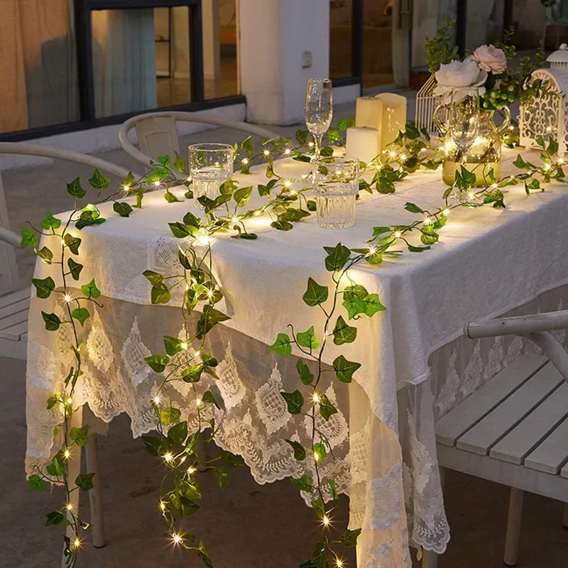 Blumen- und Blätter-Lichterkette mit künstlicher Ranke, batteriebetrieben – dekorative LED-Lichter für Weihnachten, Hochzeit und Wohnräume